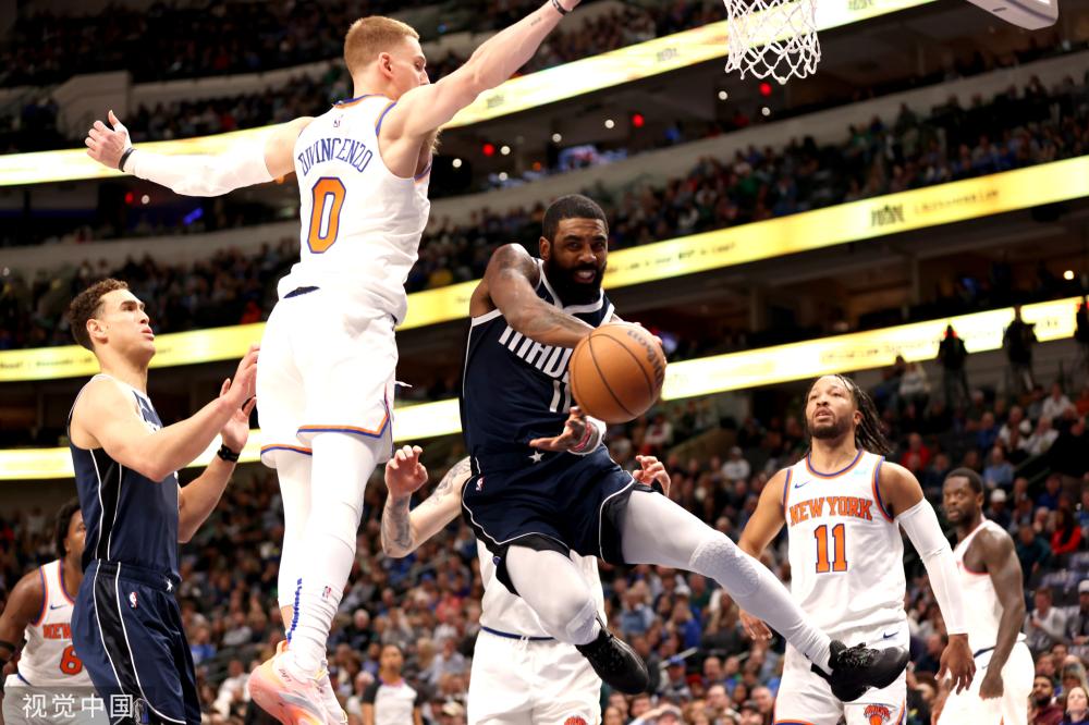 化背景中踢 化背景中踢