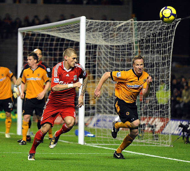 沙漠里种出“光伏长城” 中国防沙治沙有新办法.