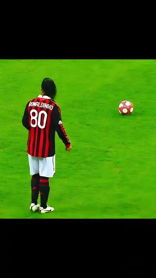 裏昂就瑞士國腳沙奇裏轉會一事與利物浦達成原則性協議.